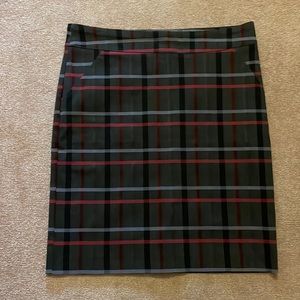 Additionelle charcoal,red and grey plaid Skirt. Size 16